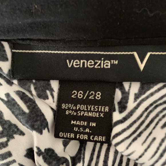 Venezia Plus Size 26/28 Tunic Shirt Designer BW - Picture 6 of 8